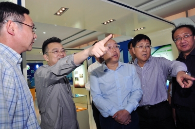 2014年10月8日，浙江省科技厅厅长周国辉一行莅临尊龙凯时指导